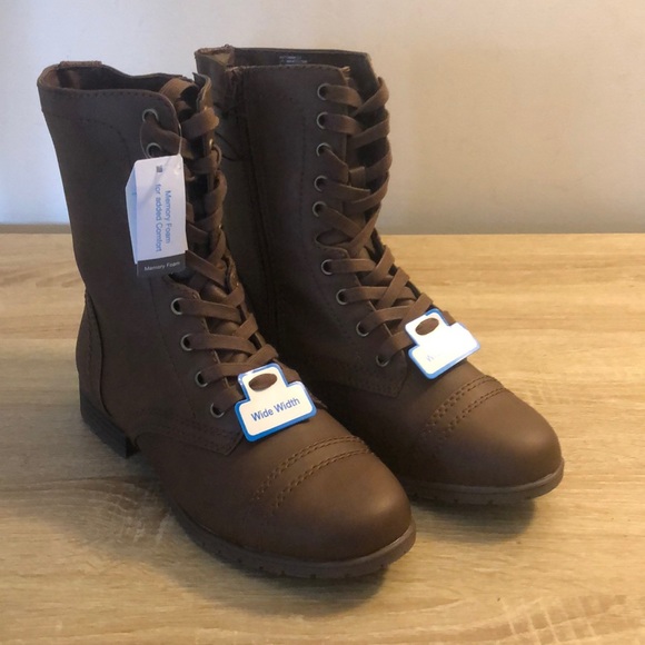 womens wide width lace up boots